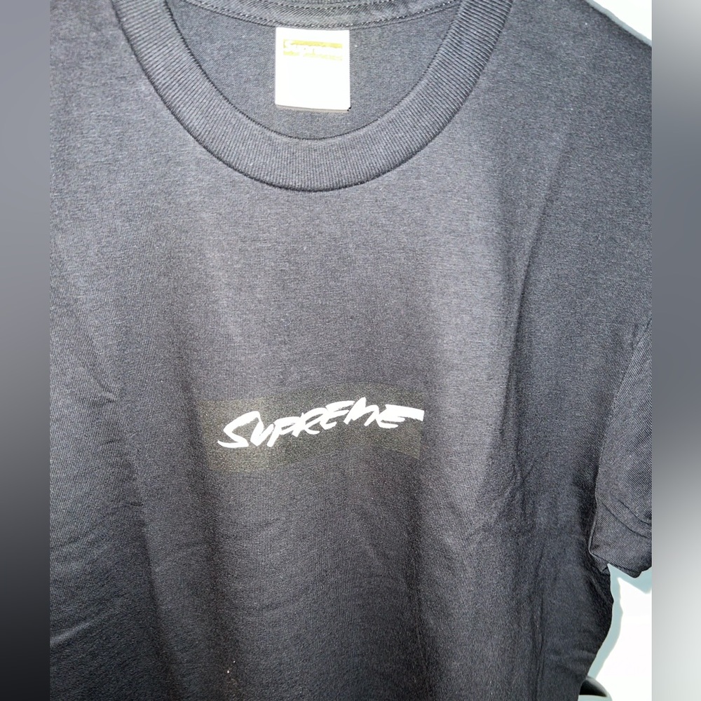 Supreme tshirt